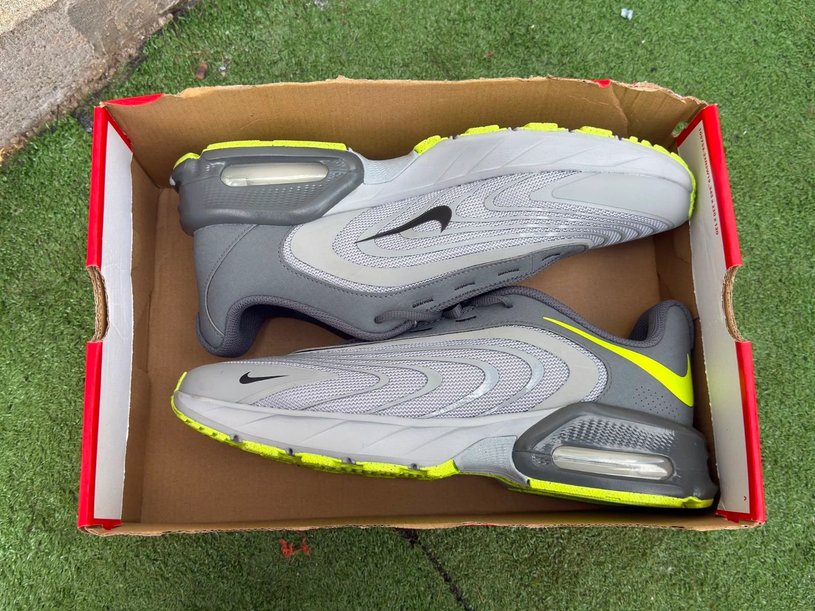 Nike Air Max Fire – Neuves – Taille 46 (Gris/Jaune Néon) – photo 3